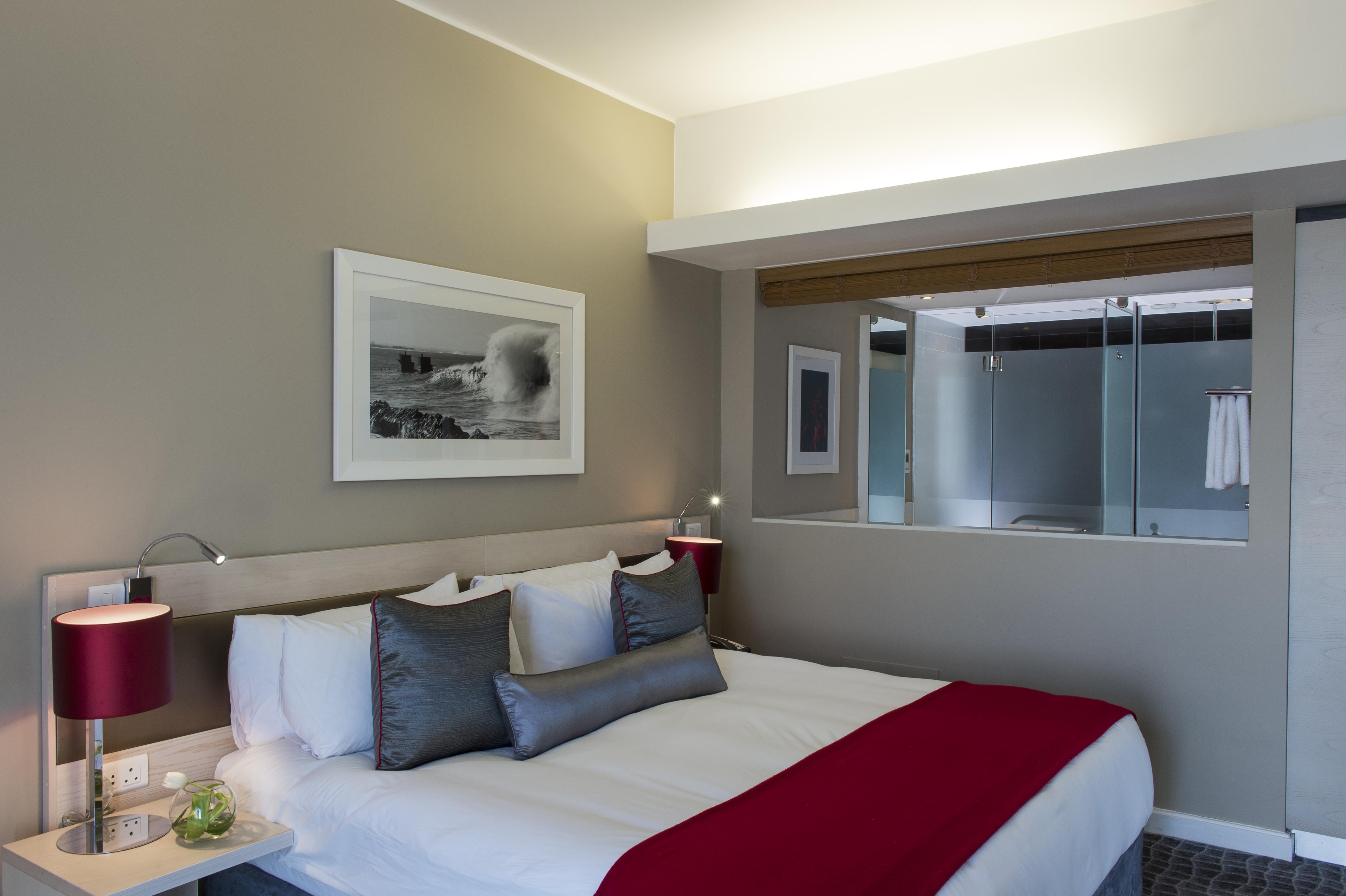 伊丽莎白港丽笙布鲁酒店 外观 照片 A bedroom at the Cape Town International Convention Centre
