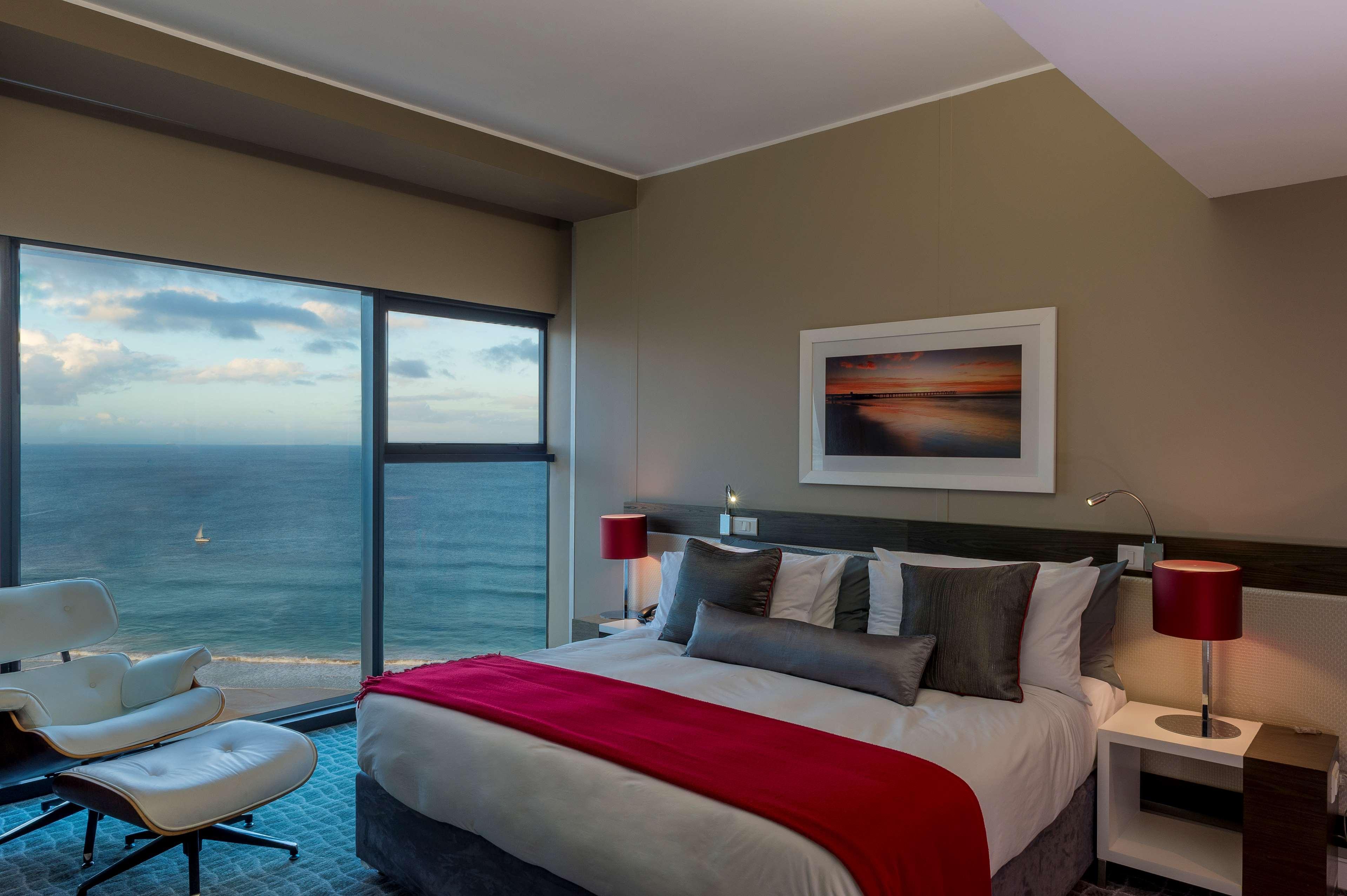 伊丽莎白港丽笙布鲁酒店 外观 照片 A bedroom at the Southern Sun Waterfront Cape Town