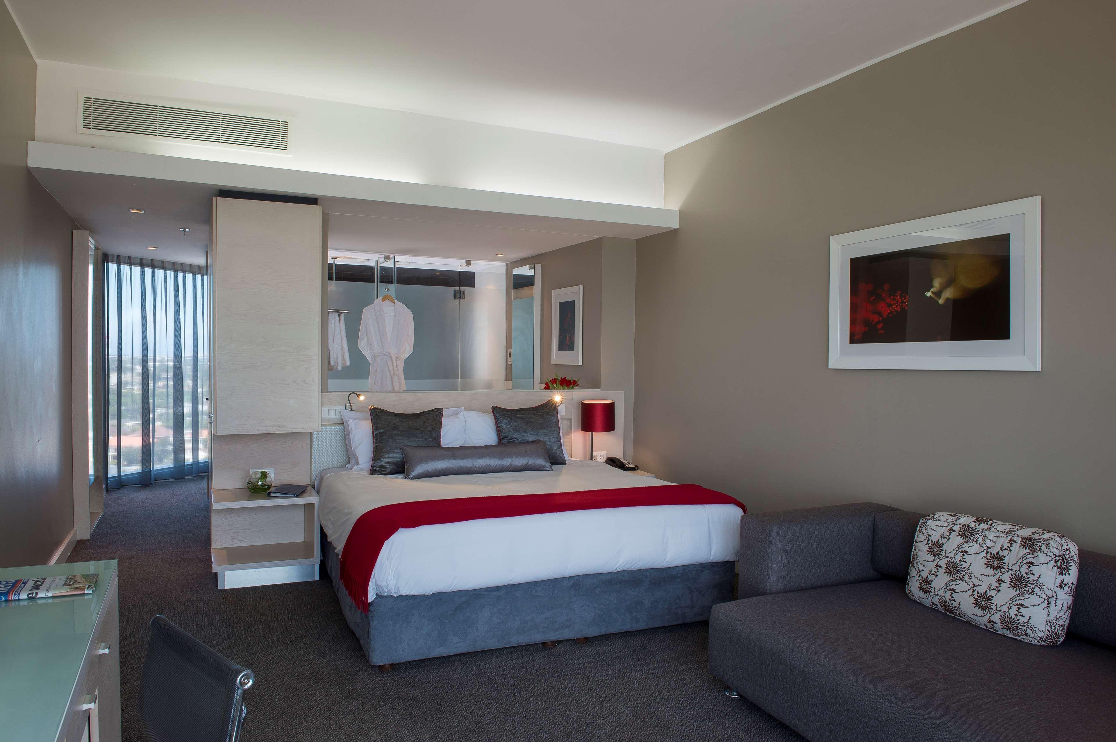 伊丽莎白港丽笙布鲁酒店 外观 照片 A room at the Southern Sun Waterfront Cape Town