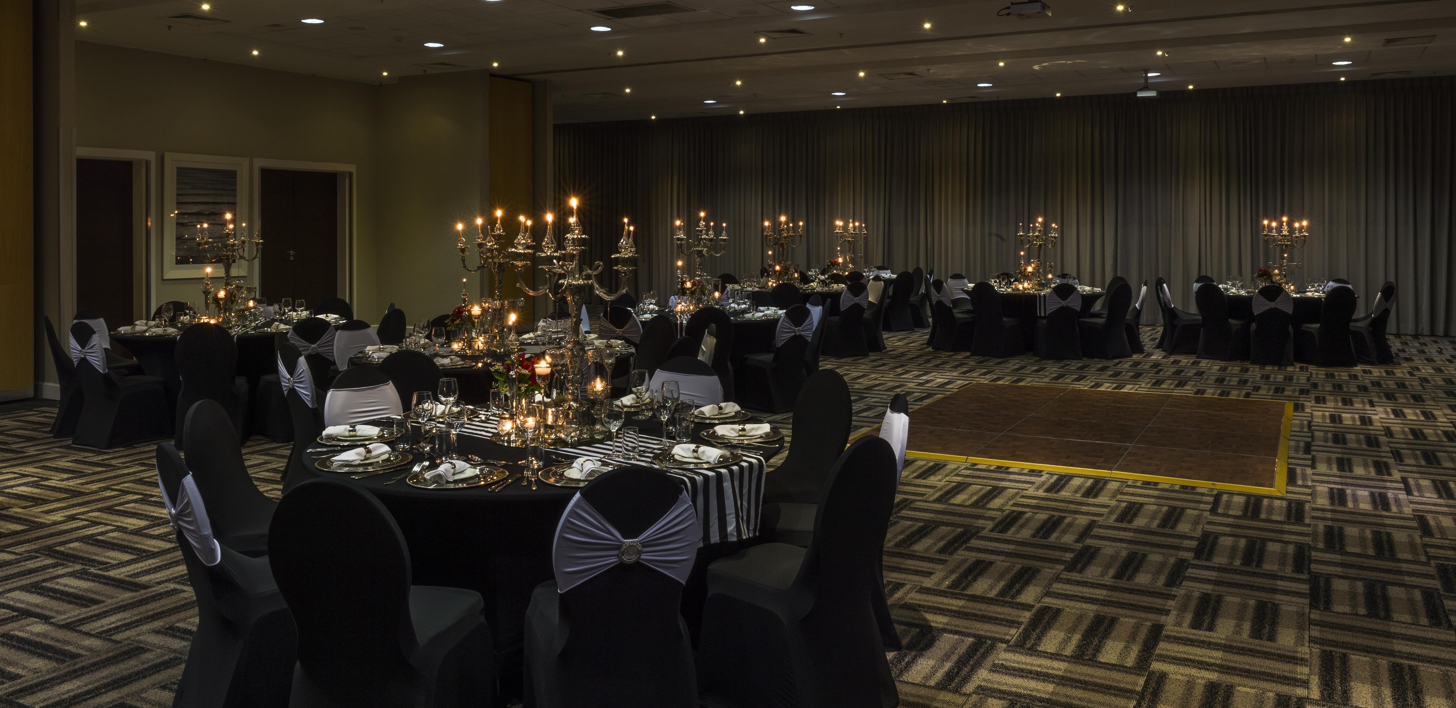伊丽莎白港丽笙布鲁酒店 外观 照片 The ballroom at the Crowne Plaza Hotel, Parramatta