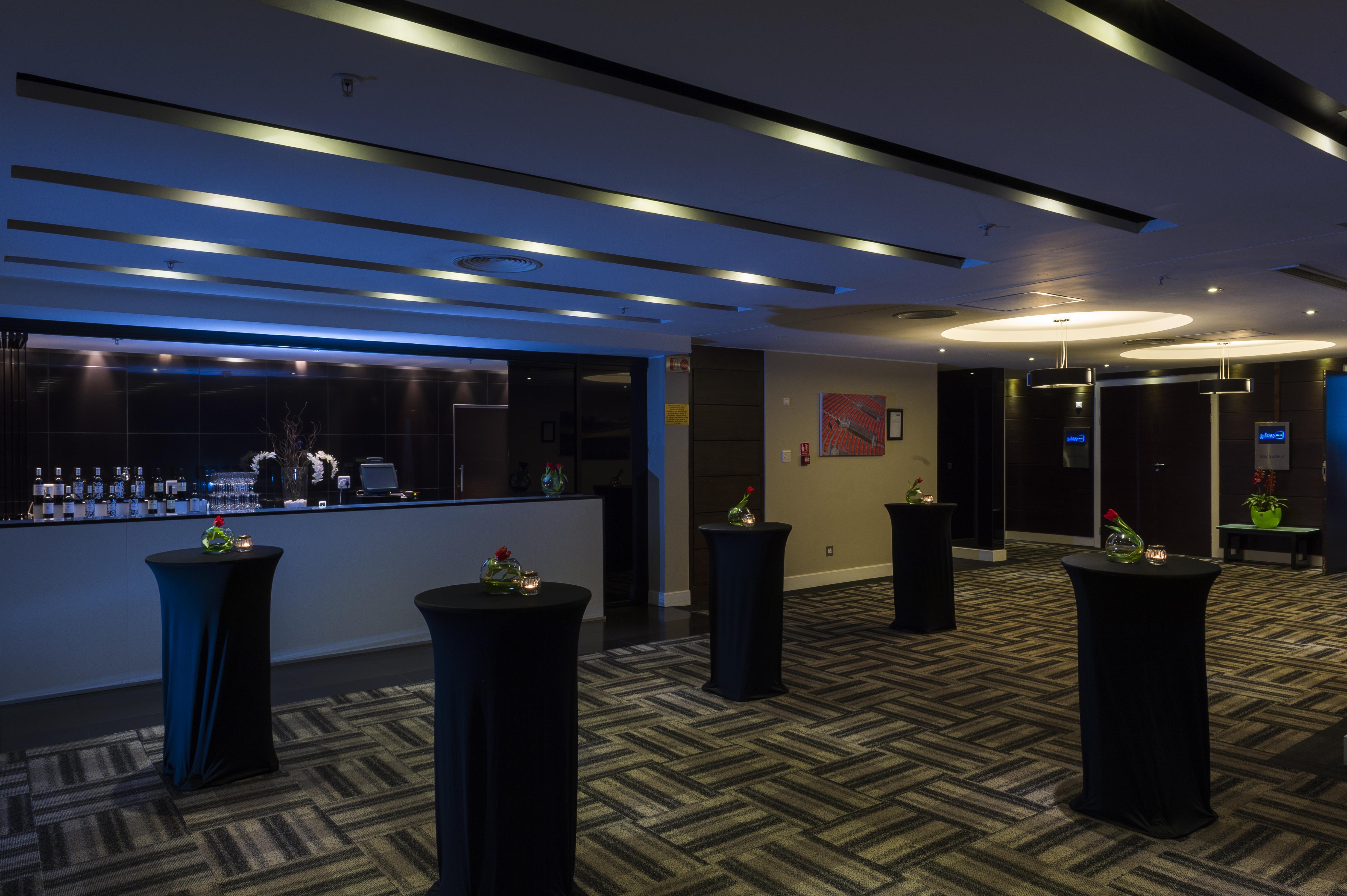 伊丽莎白港丽笙布鲁酒店 外观 照片 The bar at the 10th floor
