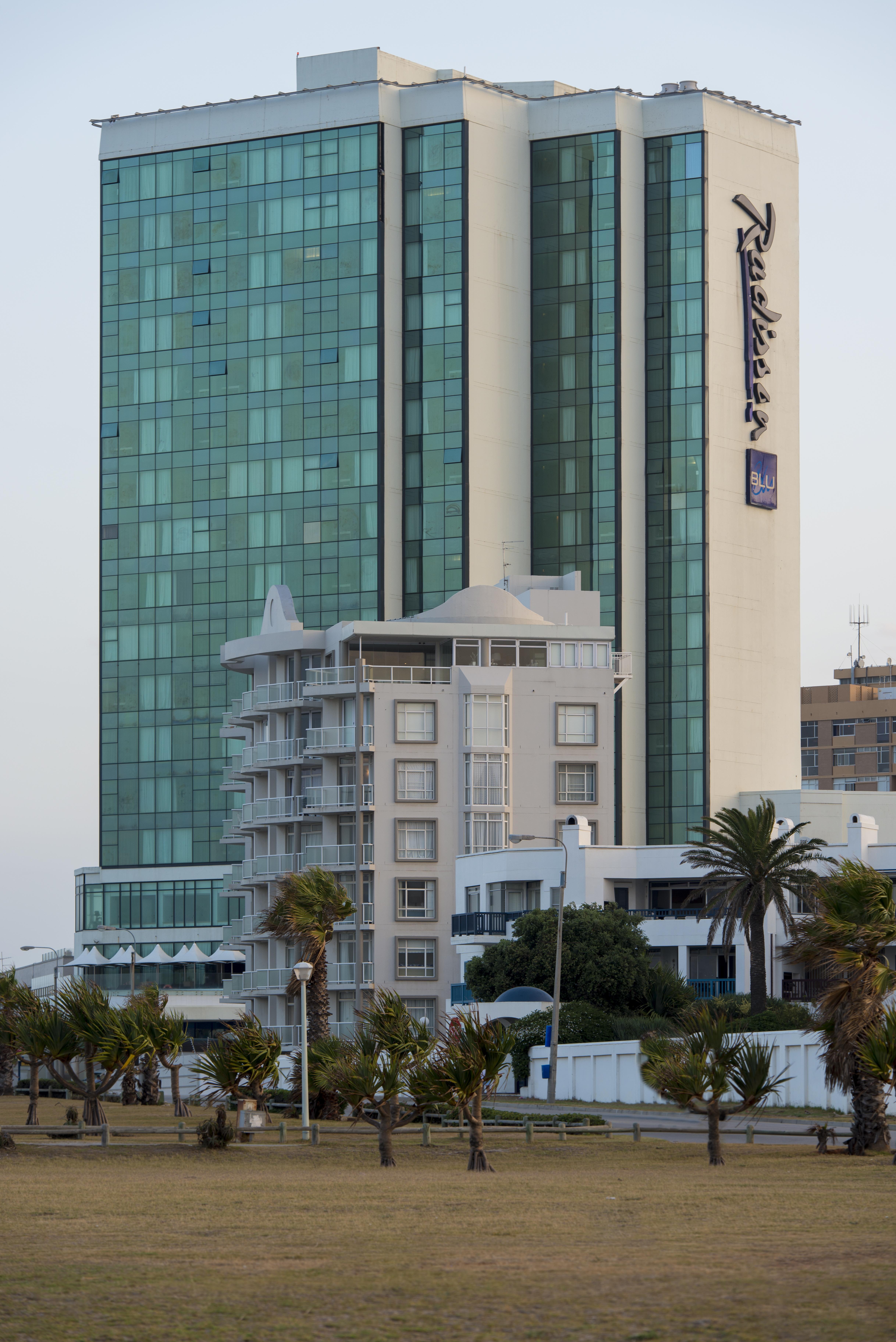 伊丽莎白港丽笙布鲁酒店 外观 照片 The hotel in 2011