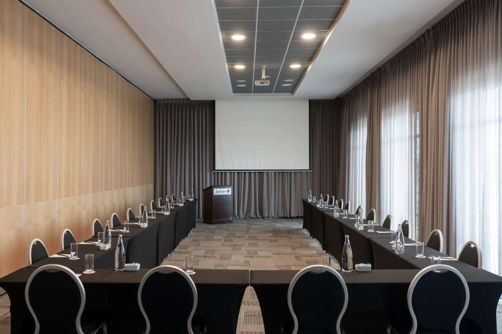 伊丽莎白港丽笙布鲁酒店 外观 照片 Meeting room