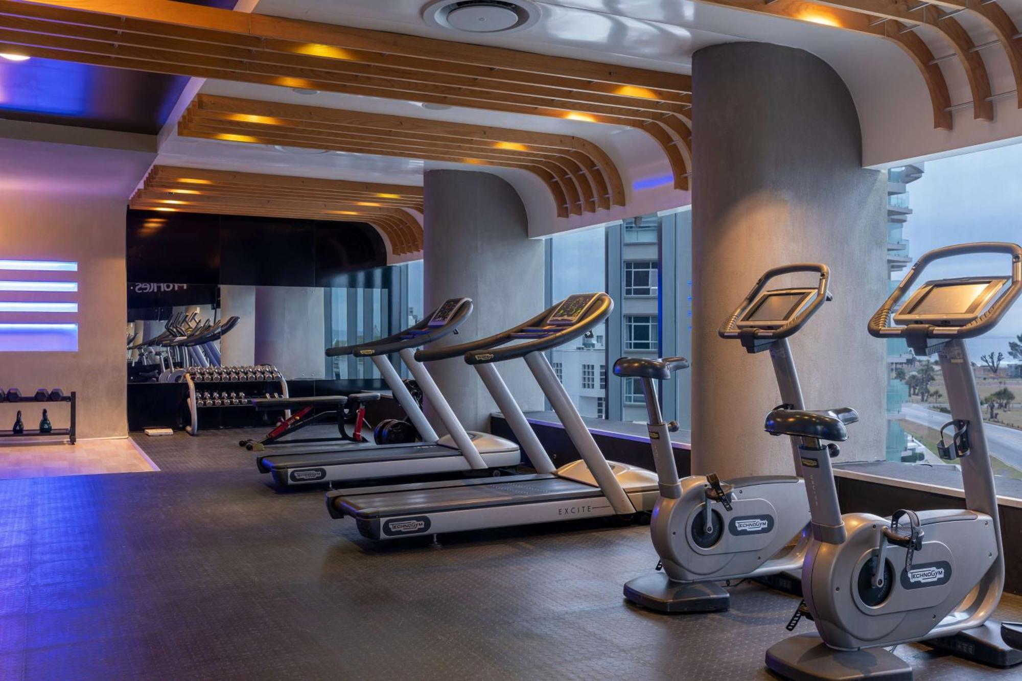 伊丽莎白港丽笙布鲁酒店 外观 照片 The gym at the hotel