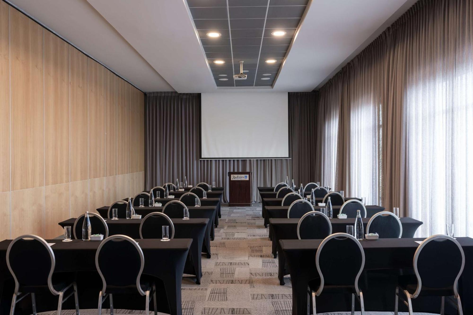 伊丽莎白港丽笙布鲁酒店 外观 照片 Meeting room