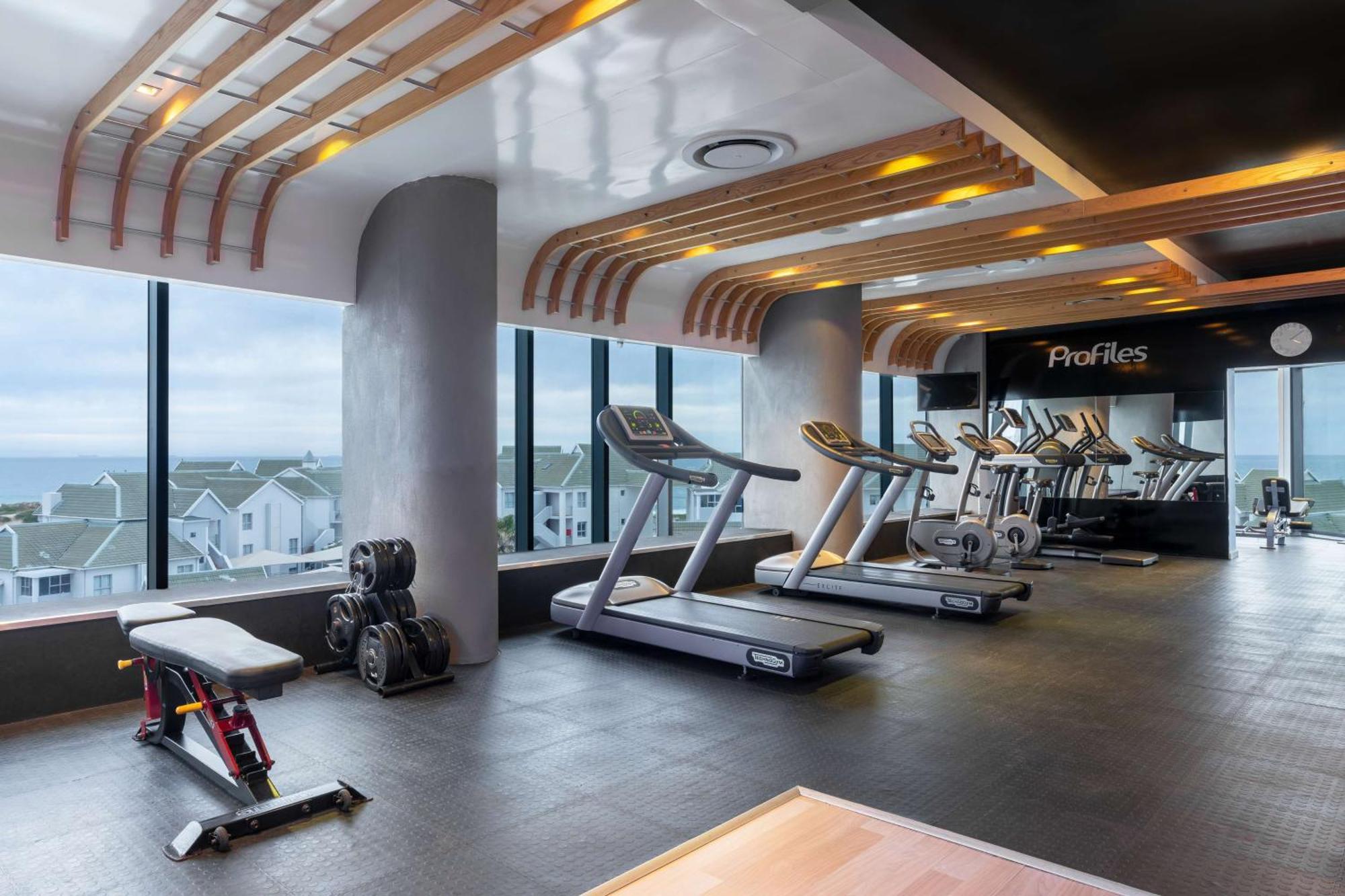 伊丽莎白港丽笙布鲁酒店 外观 照片 The gym at the hotel